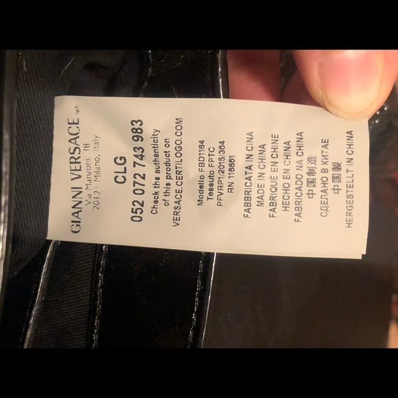 Versace Versus patent leather purse, lion hardware - Picture 4 of 11